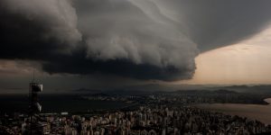 Intenso ciclone extratropical traz ventos de até 120 km/h ao Sul