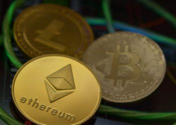 Bitcoin sustenta US$ 88 mil em baixa liquidez; veja outras criptos