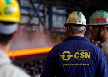 CSN avalia venda total do negócio de siderurgia para reduzir dívidas