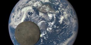 Foto: 1 de 1 Lua nunca mostra 'as costas' para a Terra — Foto: NASA/EPIC