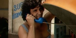 Mistério em 'Rainha da Sucata': com quem Gino fala ao telefone?