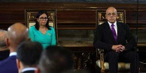 m colorida mostra presidente da Venezuela Delcy Rodríguez