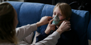 Síndrome de Batten desafia tratamentos com caso raro em criança de 4 anos