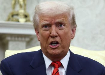 Trump impõe tarifa de 25% sobre semicondutores e mineral critica nos eua