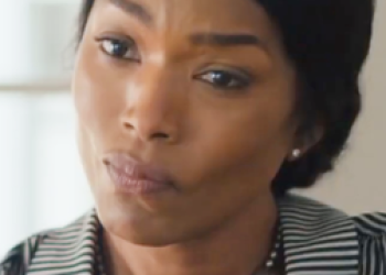 O que significa não atender uma ligação e responder com áudio, segundo a psicologia