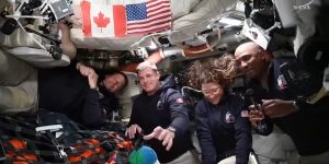Foto: 1 de 5 É #FAKE que vídeo de astronautas na missão Artemis II use efeitos v