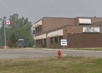 Polícia do Canadá revisa número de mortos em tiroteio em Tumble Ridge