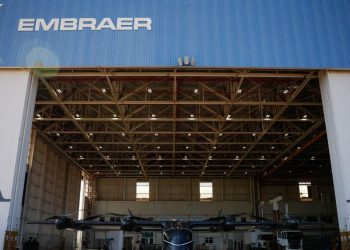 Ministro quer dobrar participação da Embraer na aviação doméstica brasileira