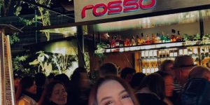 Na Foto: Laura Maia (sócia proprietária)