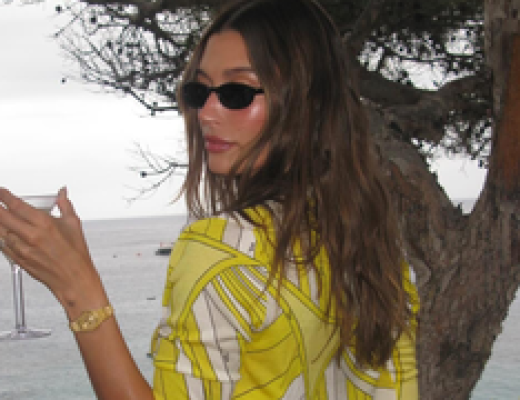 Botas de cano alto de Simone Mendes são tendência para valorizar qualquer visual