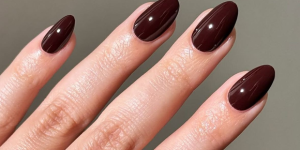 Cores de esmalte atemporais que garantem elegância em qualquer look