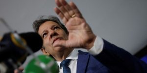 Haddad se coloca à disposição para campanha de Lula em 2026