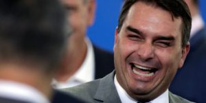 Ibovespa responde ao apoio de Jair Bolsonaro a Flávio