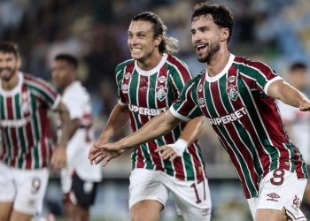Fluminense goleia São Paulo e garante vaga na Libertadores