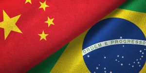 m colorida de bandeiras de China e Brasil