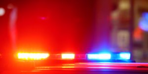 Ex-companheiro ameaça mulher dentro de escola