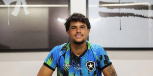 Bruninho, filho de Eliza Samudio, assina contrato com o Botafogo