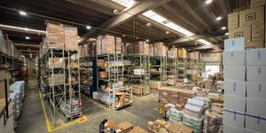 Distribuição de insumos de saúde no Paraná em 2026