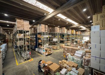 Distribuição de insumos de saúde no Paraná em 2026