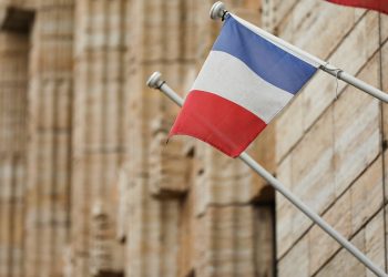 França avança em nova legislação sobre direito à morte assistida