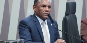 PE) fala em reunião no Congresso