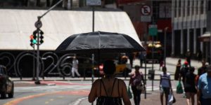 Sol e calor na cidade de São Paulo