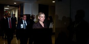 departamento de justiça intensifica esforços sobre prioridades de 'armação' de trump