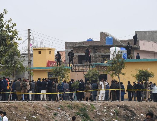 m colorida mostra ataque suicida do Estado Islâmico no Paquistão