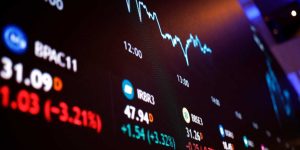 Ibovespa inicia semana atento ao Relatório Focus e influências externas