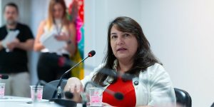 Votação da cassação do mandato da vereadora Professora Angela será na terça-feira