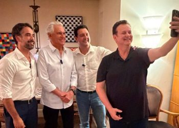 Ratinho Jr. lidera pesquisa entre pré-candidatos do PSD