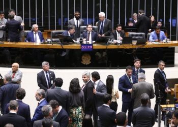 Câmara aprova redução de alíquotas tributárias para indústria química