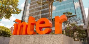 Inter&Co reporta lucro recorde de R$ 402 milhões no 4T25