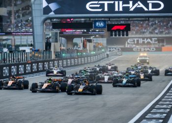 A shot of the 2025 Abu Dhabi Grand Prix start