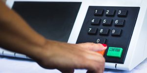 Início da Semana do Voto Jovem em Curitiba