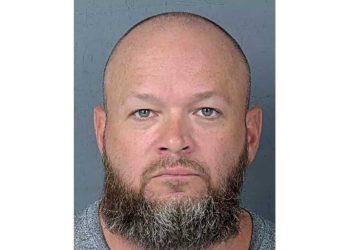 Rioter perdoa sua pena, mas retorna à prisão por abuso infantil