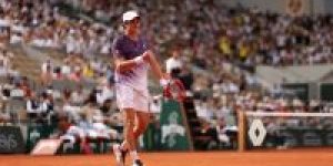 joao-fonseca-novak-djokovic-roland-garros-e1780081556420
