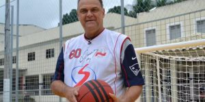 Foto: 1 de 1 Oscar Schmidt em visita, em 2016, ao colégio onde estudou em Natal