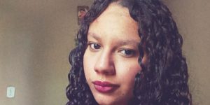 Kamila conquista vaga na universidade por meio do Aprova Paraná