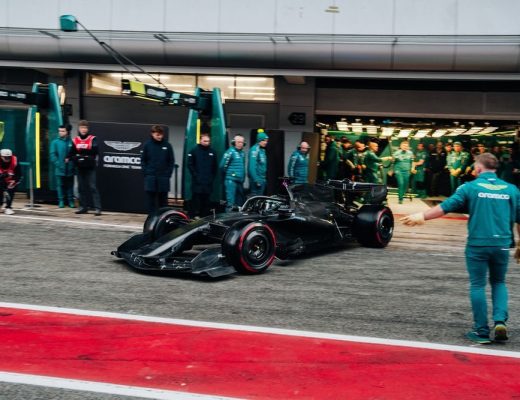 Aston Martin apresenta carro da F1 de 2026 e gera obsessão instantânea: 'Você é um mago, Newey'