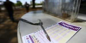 colorida de cartela da Lotofácil - Metrópoles