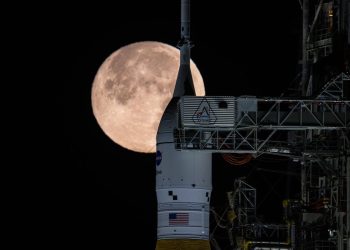 Artemis 2 e a beleza da 'Snow Moon' em impressionante imagem