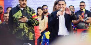 m colorida mostra Alex Saab e Nicolas Maduro