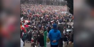 Protesto em Munique contra regime iraniano reúne 200 mil pessoas