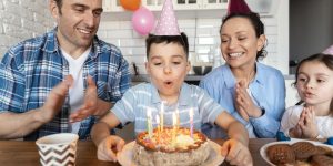 Como escolher presentes e escrever uma mensagem de aniversário para filho especial