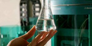 Cegueira permanente após intoxicação por metanol em SP