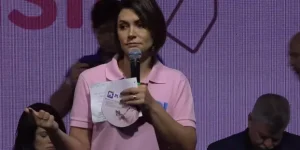 Michelle Bolsonaro critica Congresso e defende retorno de Jair ao poder