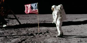 Foto: 1 de 4 O astronauta Neil Armstrong na Lua — Foto: Divulgação/Nasa