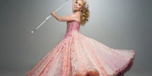 Fabi Bang será Glinda no desfile da Colorado do Brás no Carnaval