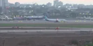 passageiros-aviao-flydubai-chegam-a-tel-aviv-israel